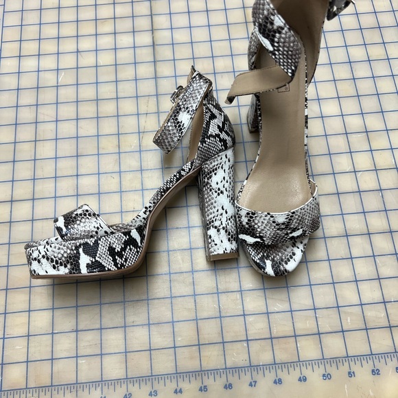 Didifu Size 9 new brown snake  Design Platform Heels - Picture 3 of 3